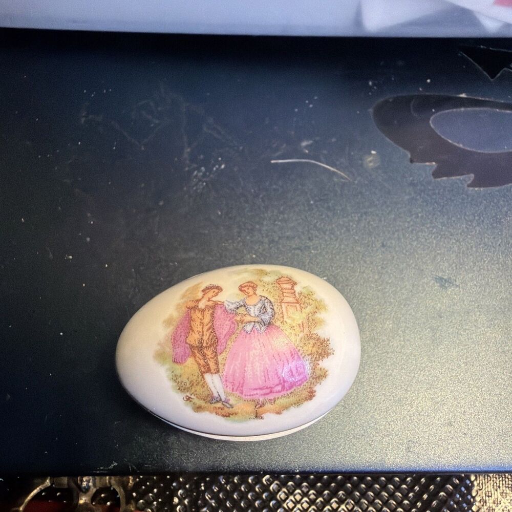 Vintage French porcelain Limoges egg-shaped trinket box 1 in x1.5 in
